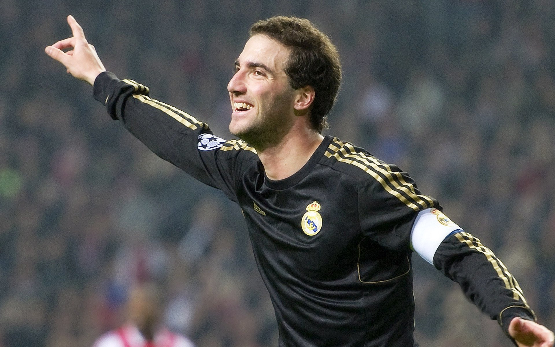 -赛事报道：现场直击最热精彩瞬间，赛事精彩回顾