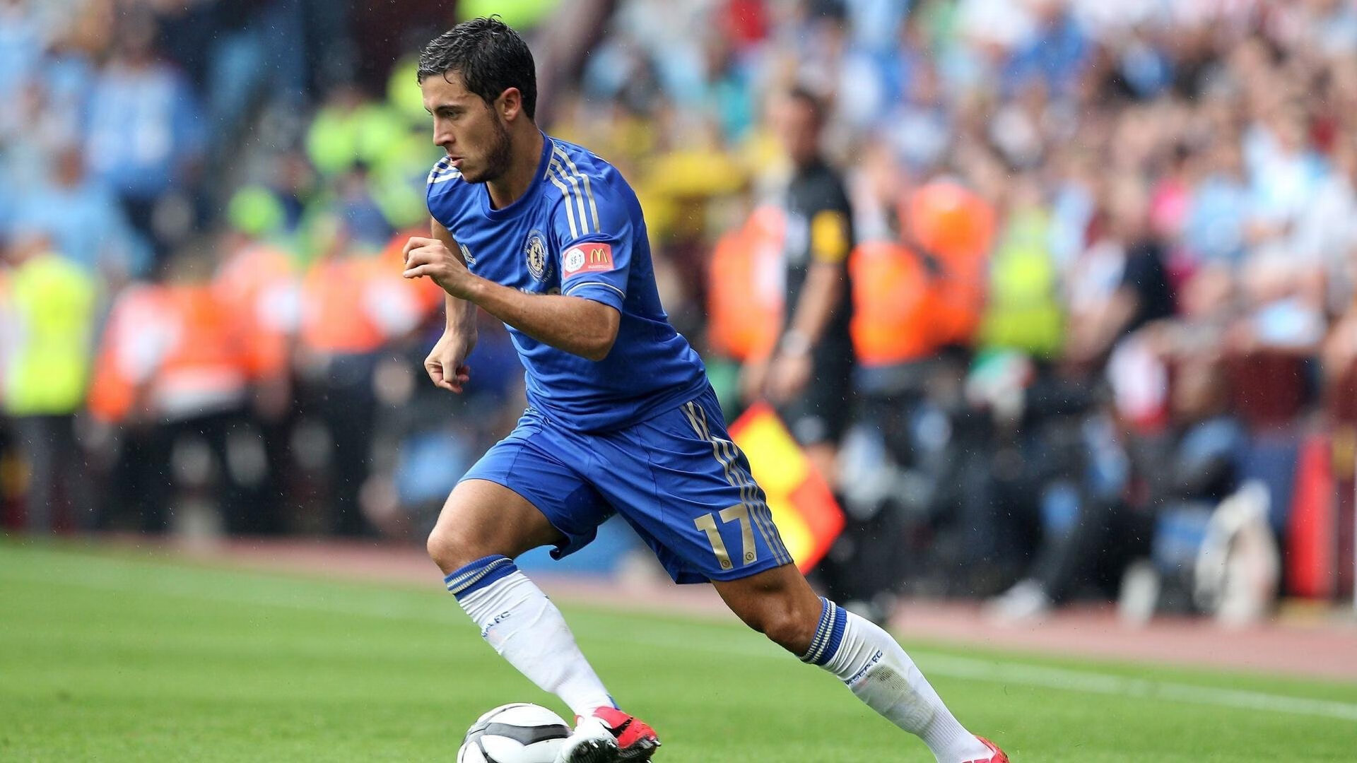 五大联赛球队助攻构成比例是否趋向边路主导，五大联赛历史进球助攻榜